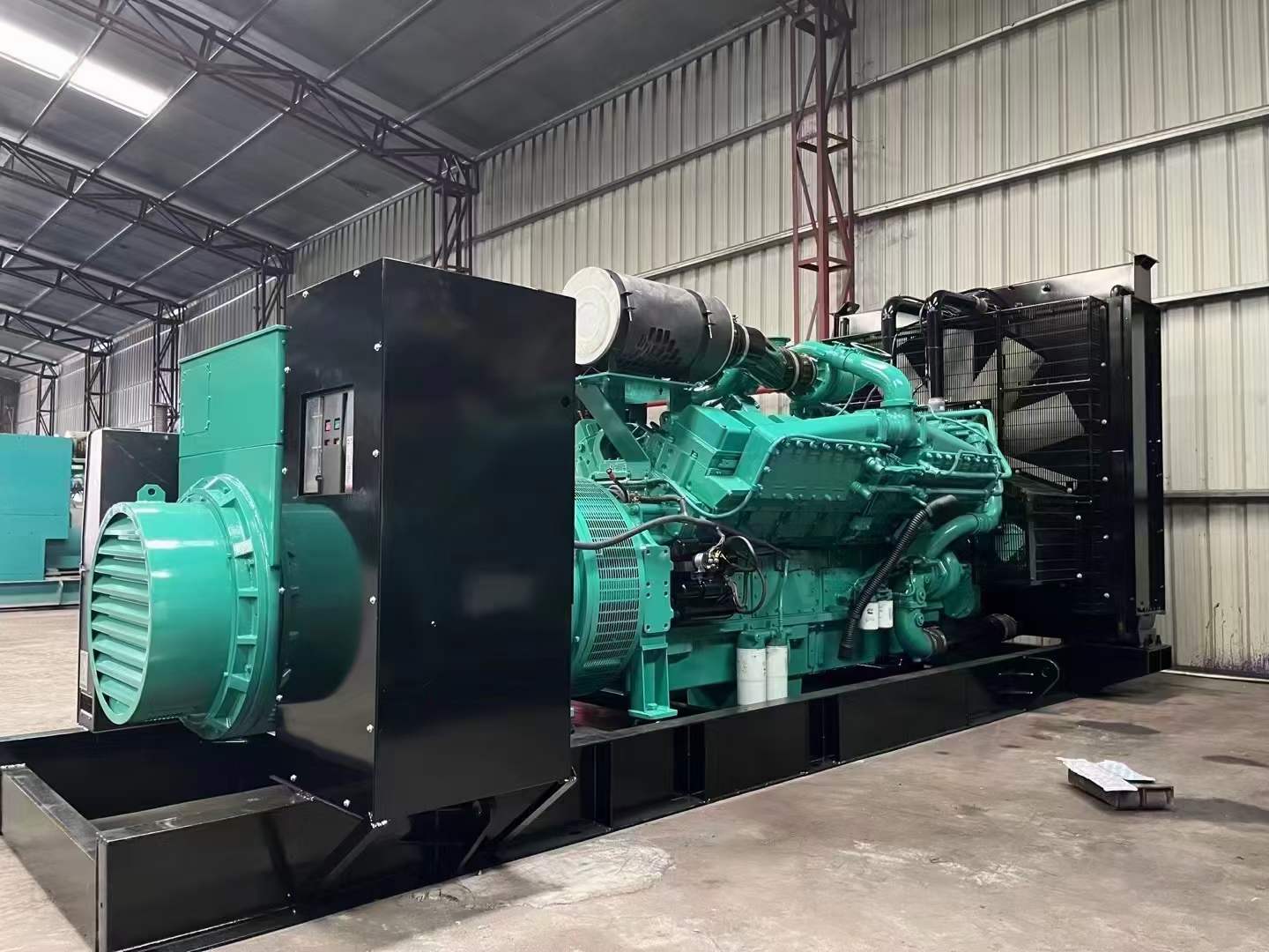 铁山港如何降低 800kW 柴油发电机输出电流的波动？